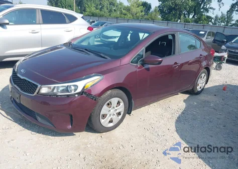 2017 Kia Forte Lx z USA, uszkodzony, nr VIN 3KPFK4A76HE136482
